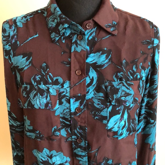 Printed Button Down Shirt - Picture 3 of 5
